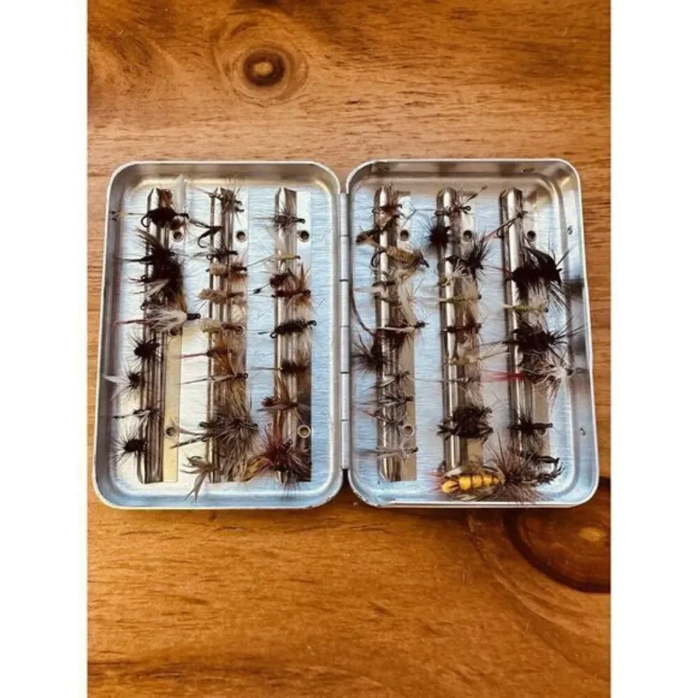 Perrine #66 Aluminum Sterling Quality Tackle Fly Box W/Over 50 Flies Pocket Size